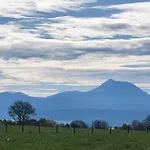 Volcans - 1-4 Pers, Au Calme A 20 Mins De Vulcania, Puy-de-dome Et Lemptegy, 35 Mins Du Mont Dore Et Du Sancy Gelles