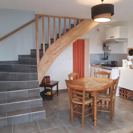 Volcans - 1-4 Pers, Au Calme A 20 Mins De Vulcania, Puy-de-dome Et Lemptegy, 35 Mins Du Mont Dore Et Du Sancy