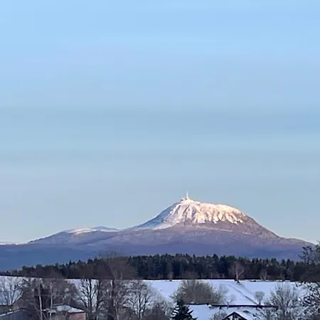 Volcans - 1-4 Pers, Au Calme A 20 Mins De Vulcania, Puy-de-dome Et Lemptegy, 35 Mins Du Mont Dore Et Du Sancy *
