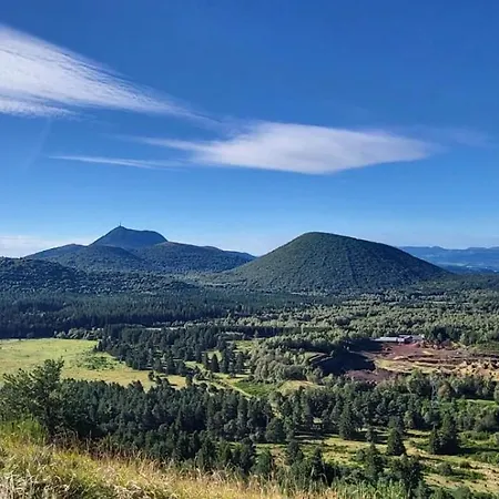 Volcans - 1-4 Pers, Au Calme A 20 Mins De Vulcania, Puy-de-dome Et Lemptegy, 35 Mins Du Mont Dore Et Du Sancy Gelles